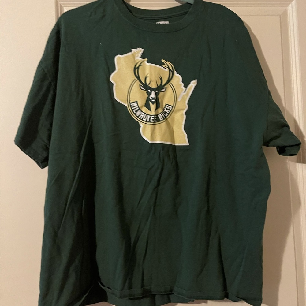 Milwaukee Bucks T-shirt